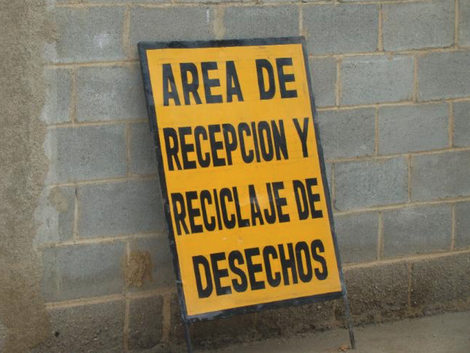 Recolección y clasificación de desechos sólidos MARPOL Anexo V en operación portuaria — foto 8 de 19